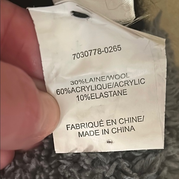 Cozy Sparkly Black Kids’ Mittens with Bling - Picture 4 of 5